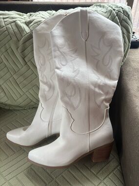 Billini White Western Knee-High Heeled Boots